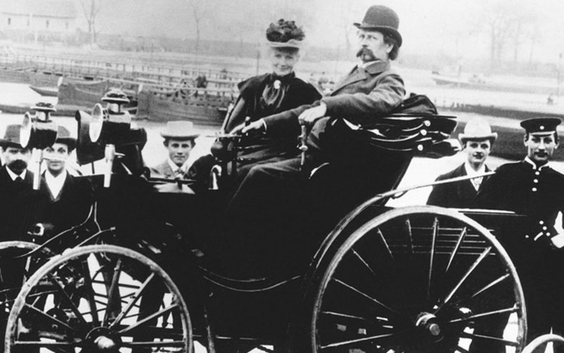 Karl and Bertha Benz - mercedes-benz-publicarchive.com