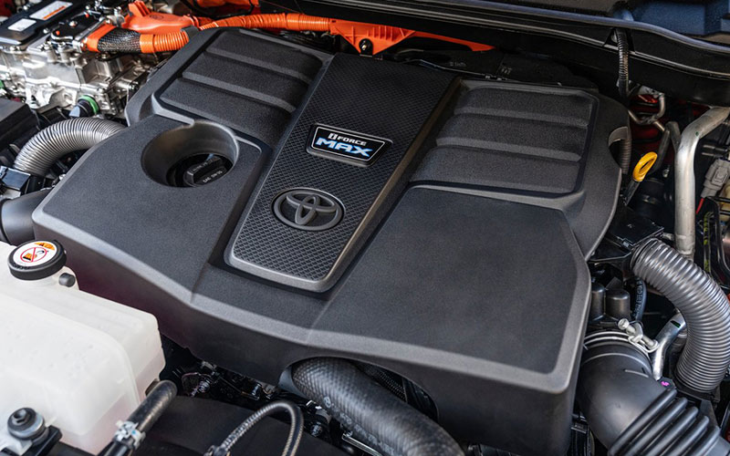 2023 Toyota Sequoia 5.7L V8 - netcarshow.com