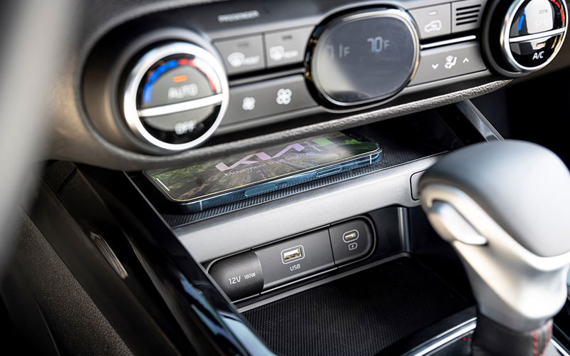 2023 Kia Soul Wireless Charger - kiamedia.com
