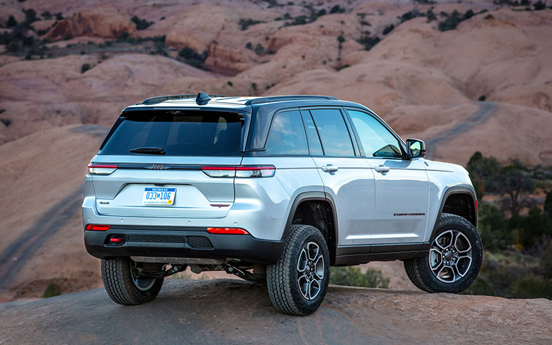 2022 Jeep Grand Cherokee Traillhawk - media.stellantisnorthamerica.com