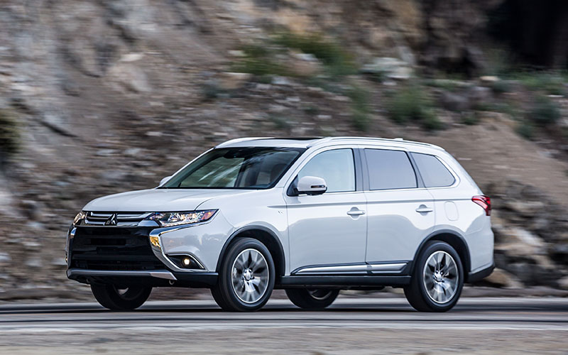 2018 Mitsubishi Outlander - media.mitsubishicars.com