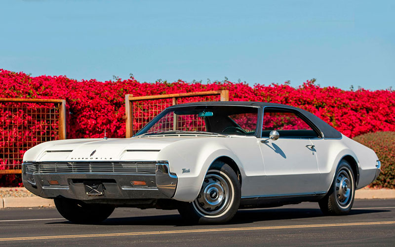 1966 Oldsmobile Toronado - gmauthority.com