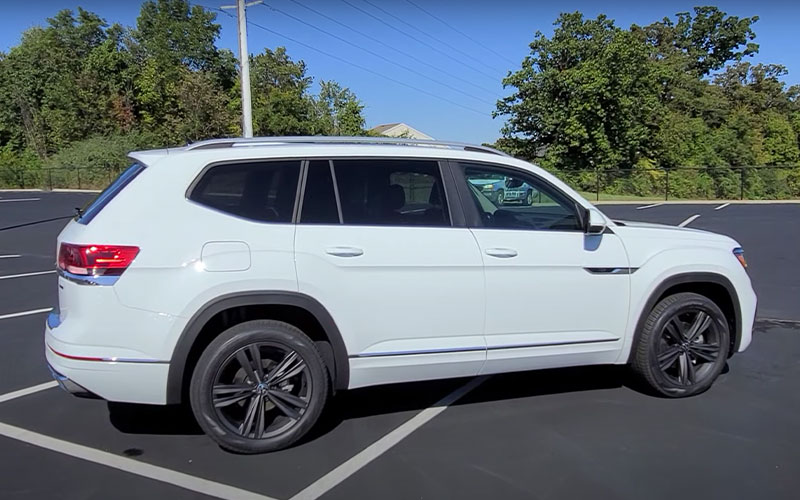 2022 Volkswagen Atlas SEL R-Line - Reese Sells Cars Volkswagen Guru on youtube.com