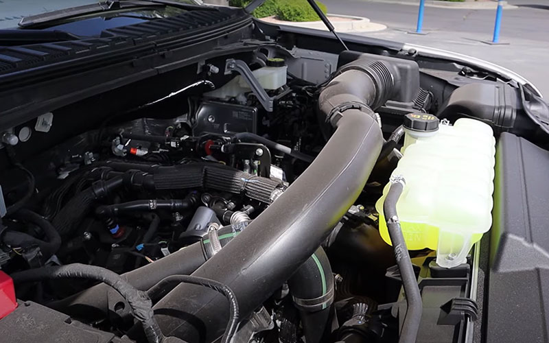 2022 Lincoln Navigator 3.5L V6 - Ben Hardy on youtube.com