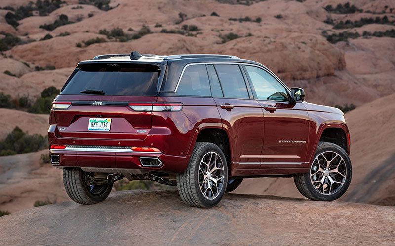 2023 Jeep Grand Cherokee Summit - media.stellantisnorthamerica.com