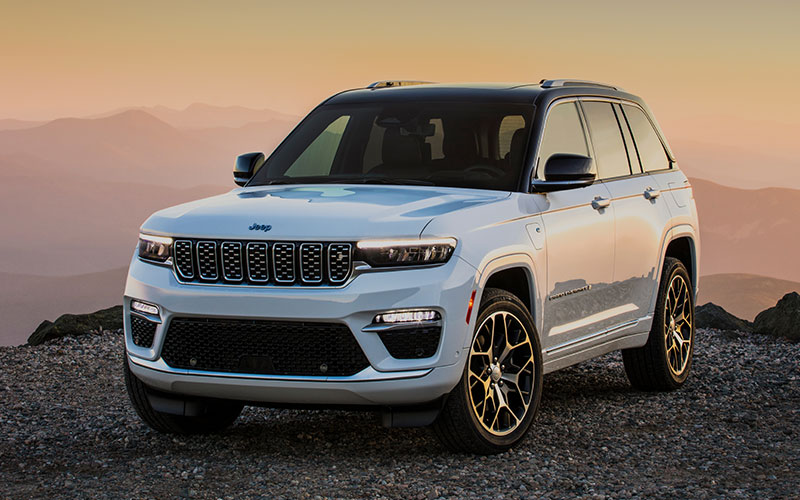 2023 Jeep Grand Cherokee Summit Reserve 4xe - media.stellantisnorthamerica.com