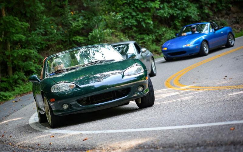 Miatas driving together - gapmiatas.com