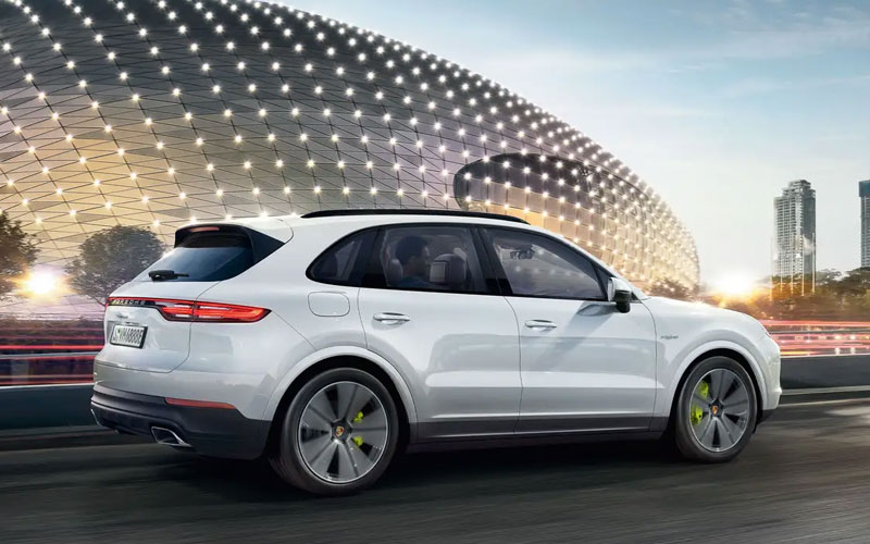 2023 Porsche Cayenne e-Hybrid - porsche.com