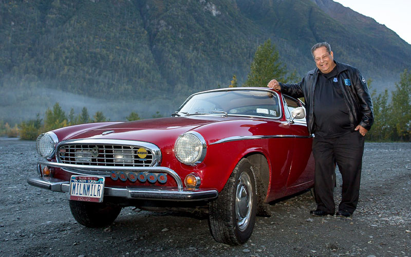 Irv Gordon and his 1966 Volvo P1800 - media.volvocars.com