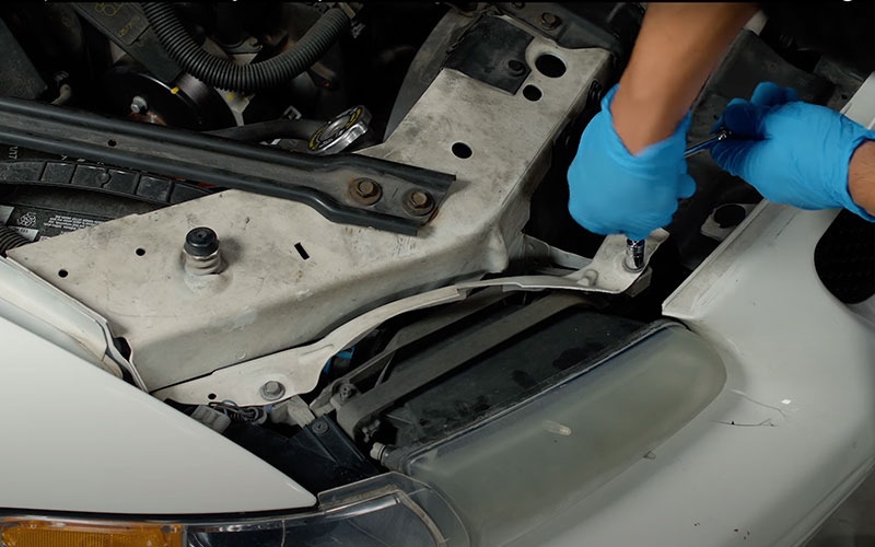 Removing headlight assembly - O'Reilly Auto Parts on youtube.com Removing headlight assembly - O'Reilly Auto Parts on youtube.com