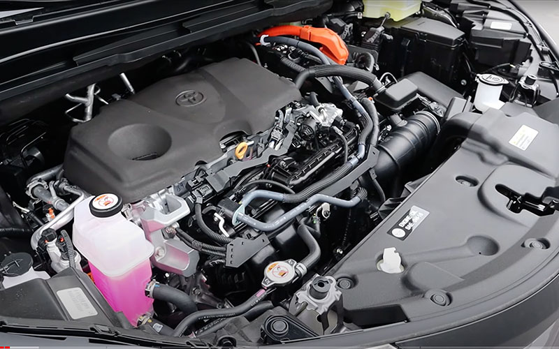 2023 Toyota Sienna 2.5L I4 Hybrid - Ben Hardy on youtube.com