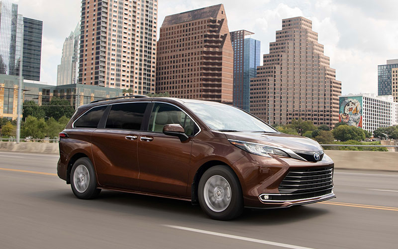 2023 Toyota Sienna XLE - pressroom.toyota.com