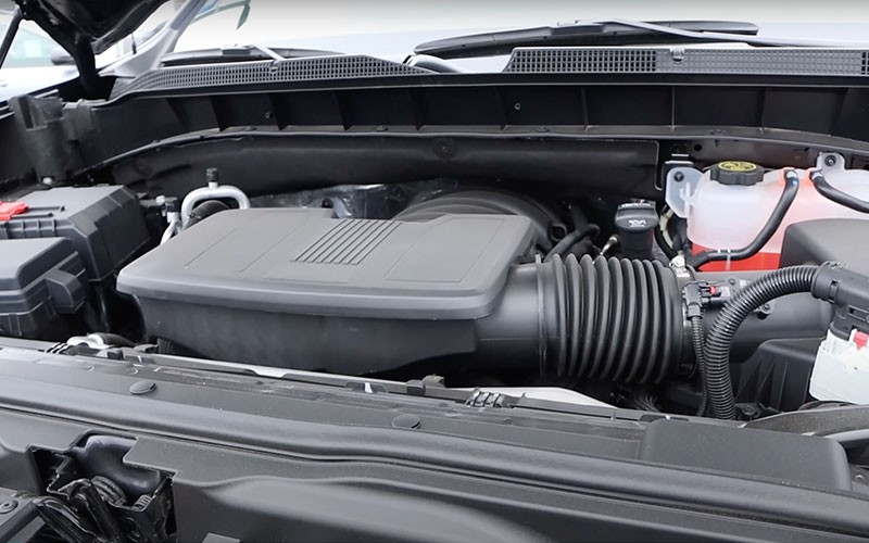 2023 Chevrolet Silverado 5.3L V8 - Ben Hardy on youtube.com