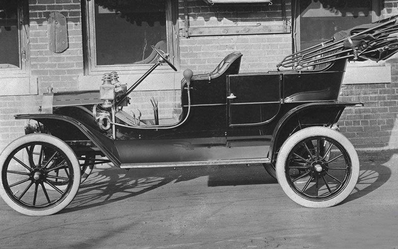 1908 Ford Model T Touring - media.ford.com
