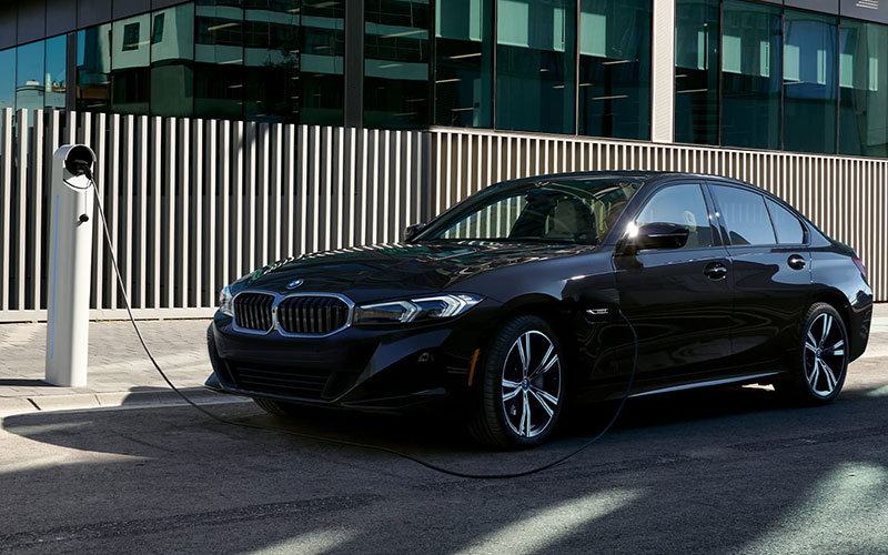 2023 BMW 3 Series - bmwusa.com