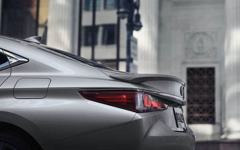 2023 Lexus ES Rear Spoiler - lexus.com
