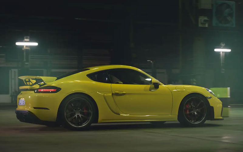 2023 Porsche 718 Cayman GT4 - porsche.com