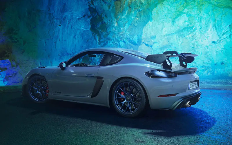 2023 Porsche 718 Cayman GT4 RS - porsche.com