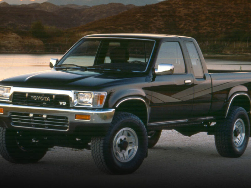 Retro Review: Toyota Hilux