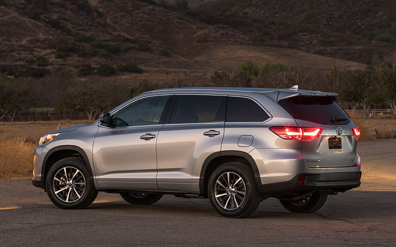 2017 Toyota Highlander XLE - pressroom.toyota.com