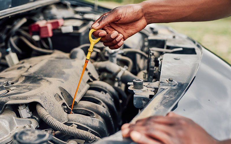 Checking oil levels Checking oil levels