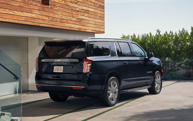 2023 Chevrolet Suburban vs 2023 GMC Yukon XL - Carsforsale.com®