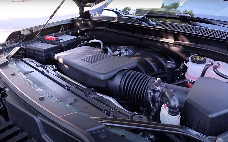 2023 Chevrolet Suburban 6.2L V8 - Ben Hardy on YouTube