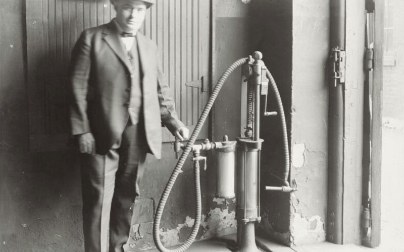 Manual Crank Pump - tsg-solutions.com Manual Crank Pump - tsg-solutions.com