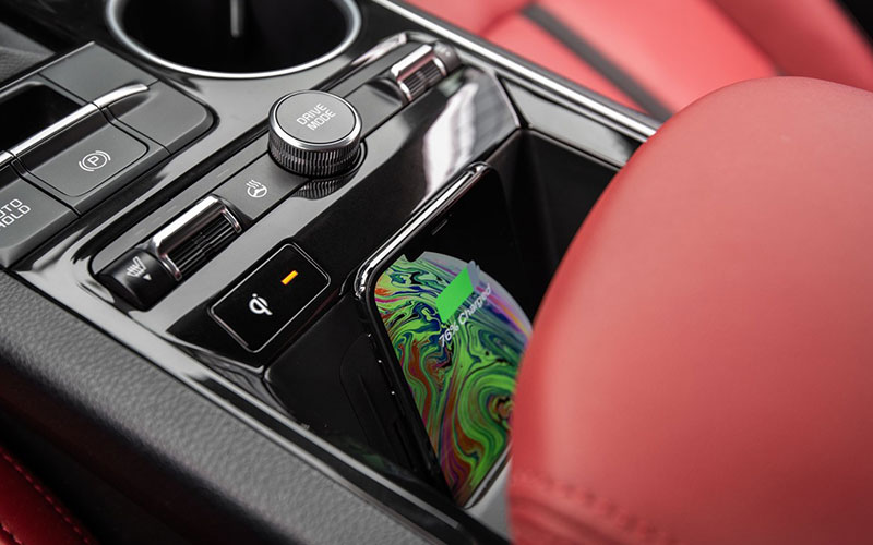 Kia K5 Wireless Charging - kiamedia.com