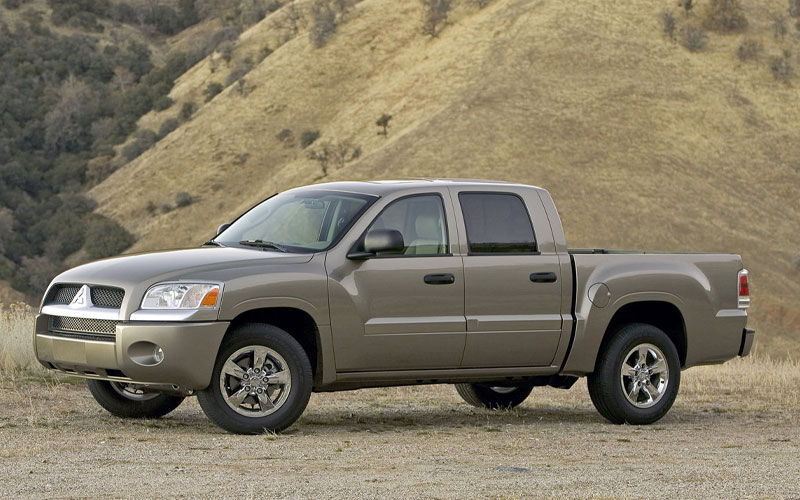2006 Mitsubishi Raider - netcarshow.com