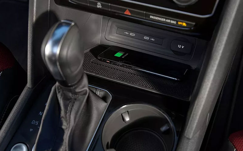 2023 Volkswagen Atlas Cross Sport Wireless Charging Pad - vw.com