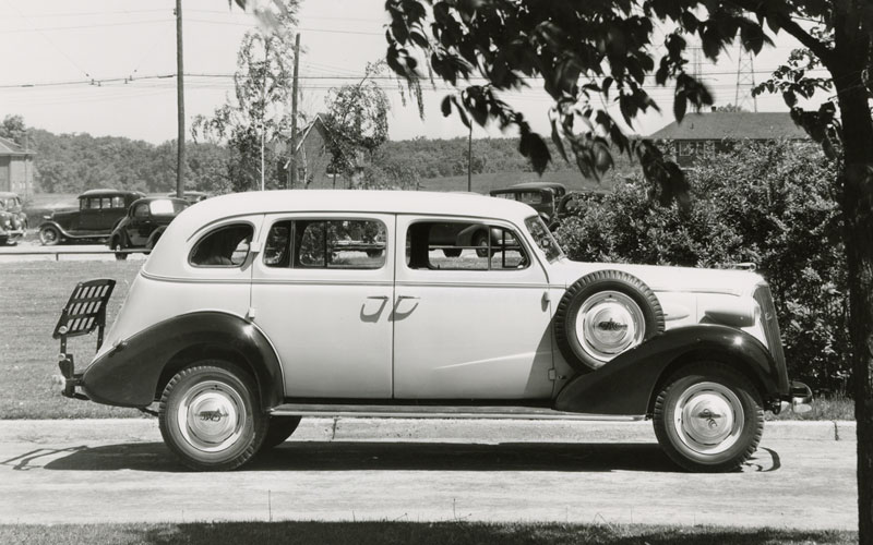 1937 GMC Suburban Carryall - digitalcollections.detroitpubliclibrary.org