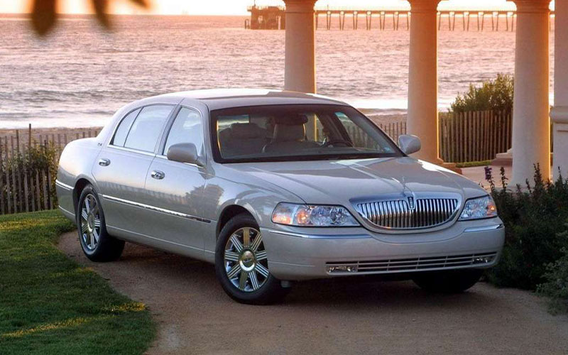 2003 Lincoln Town Car - netcarshow.com