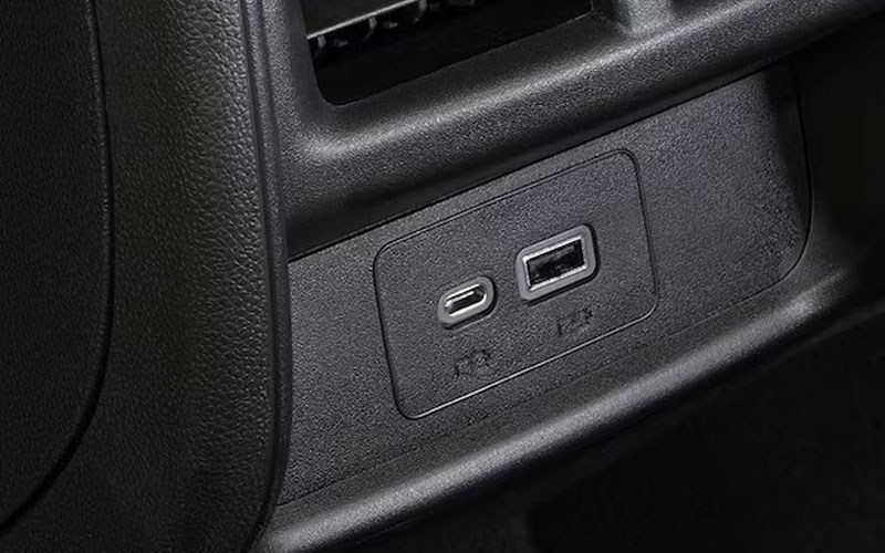 2023 Cadillac XT4 USB Ports - cadillac.com
