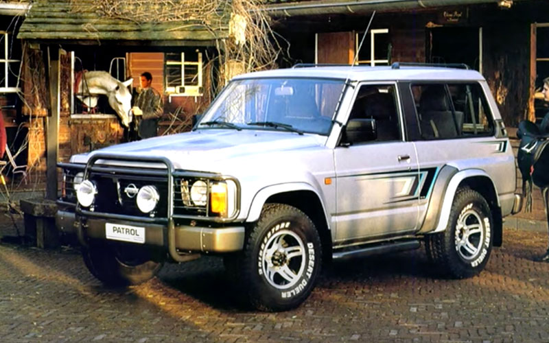 Fourth Generation Nissan Patrol - Old Cars on youtube.com
