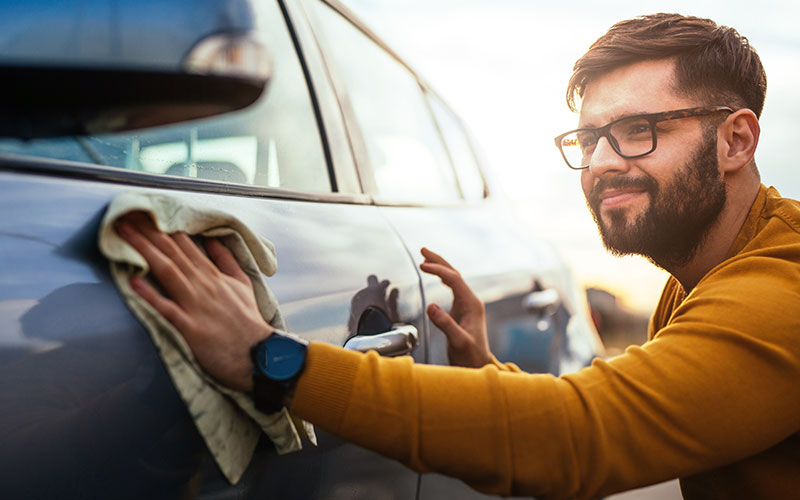 Polishing car Polishing car