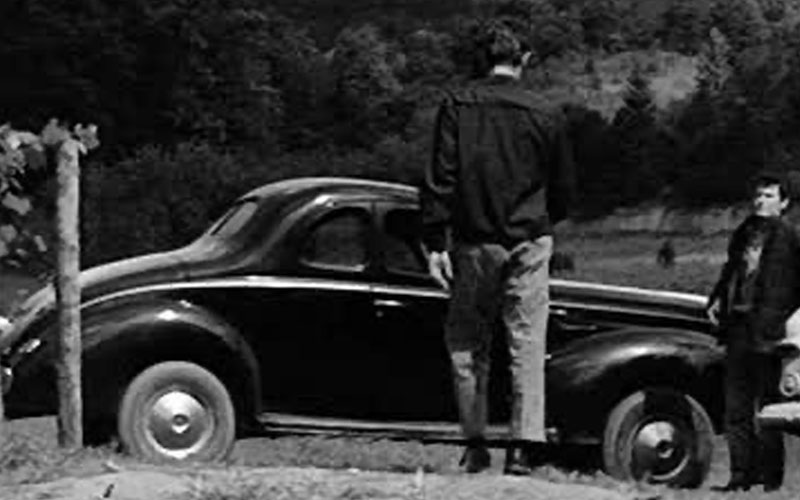 1940 Ford V8 De Luxe - imcdb.org 1940 Ford V8 De Luxe - imcdb.org