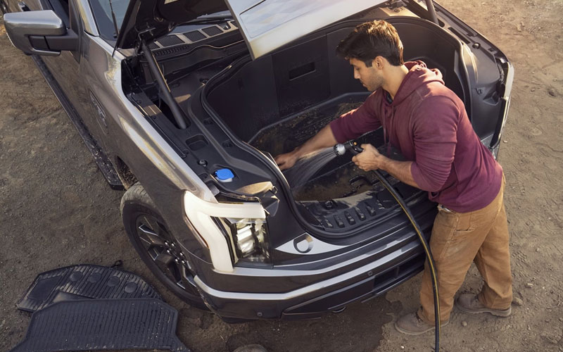 2023 Ford F-150 Lightning - ford.com