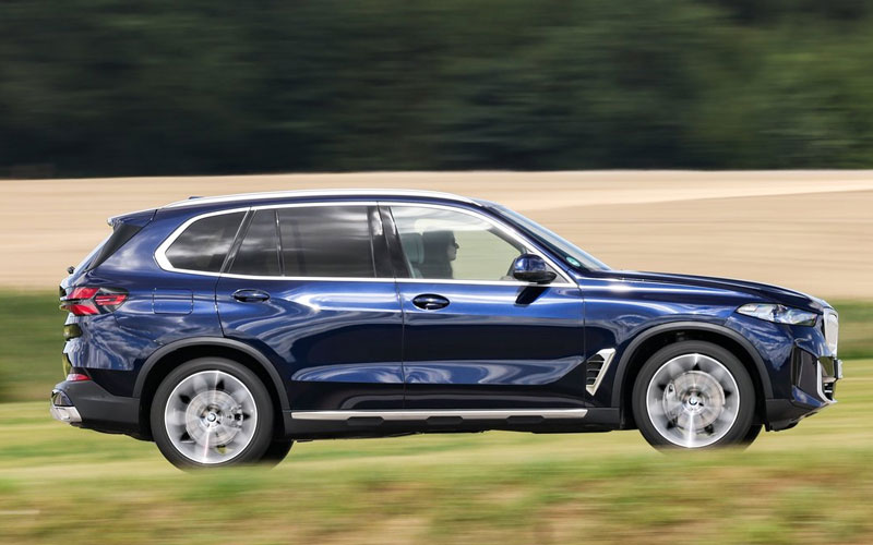 2024 BMW X5 - netcarshow.com