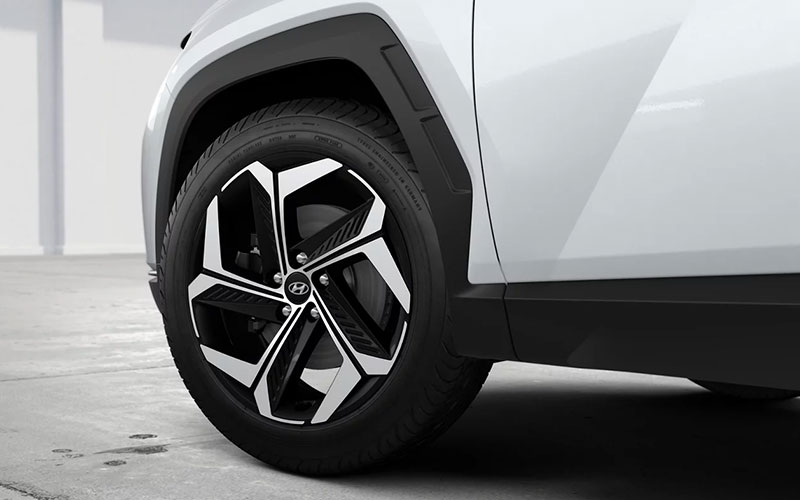 2024 Hyundai Tucson Plug-In-Hybrid 19-inch alloy wheels - hyundaiusa.com