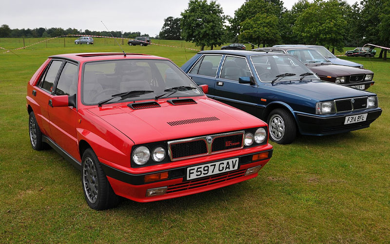 Lancia Delta HF Integrale (foreground) - Tony Harrison on Wikimedia