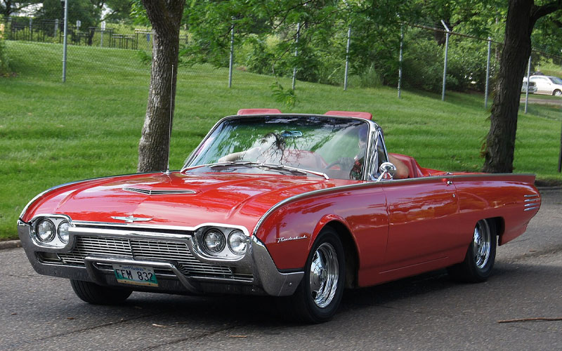 1961 Ford Thunderbird - Greg Gjerdingen on Wikimedia.org