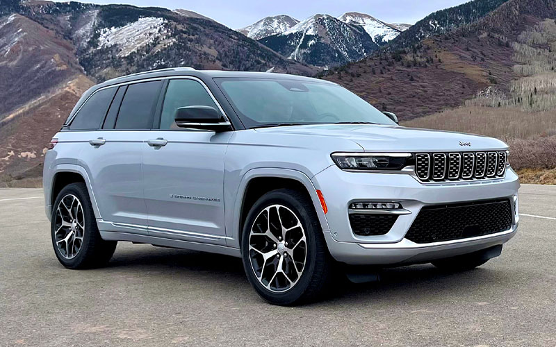2023 Jeep Grand Cherokee Summit Reserve - media.stellantisnorthamerica.com