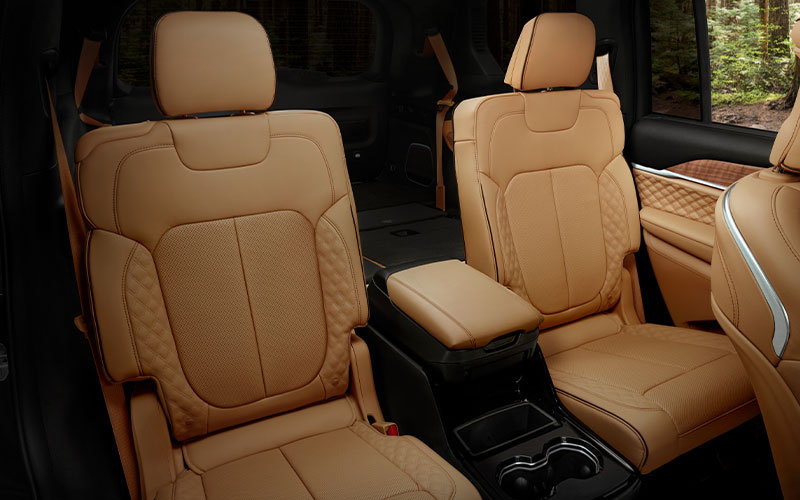 2024 Jeep Grand Cherokee L Summit Reserve - media.stellantisnorthamerica.com