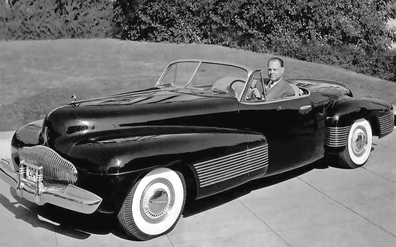 Harley Earl in the Buick Y-Job, 1939 - {{{1}}} on Wikimedia.org