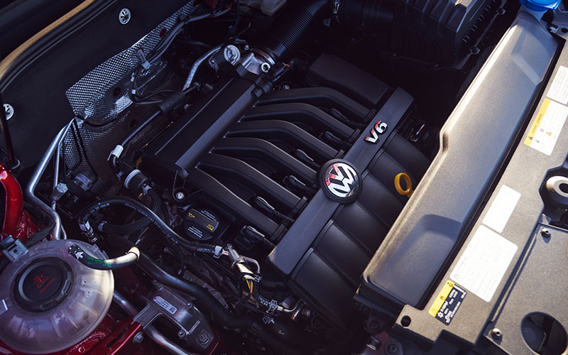 2021 Volkaswagen Atlas Cross Sport V6 engine - media.vw.com
