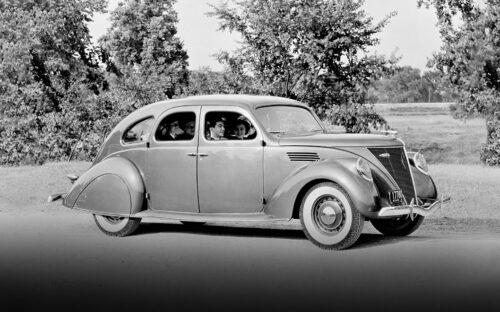 Amazing Art Deco Classic: Lincoln Zephyr