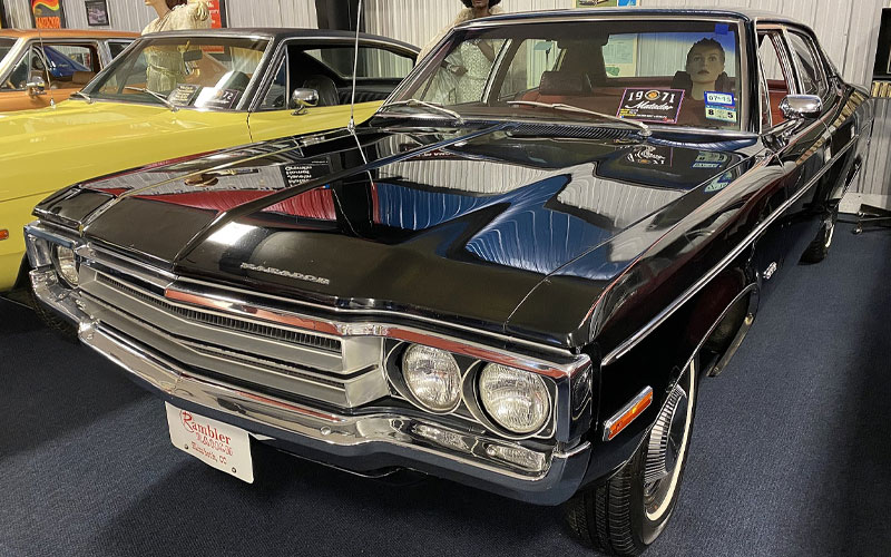1971 AMC Matador - Christopher Ziemnowicz on Wikimedia.org