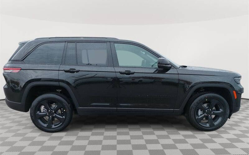 2024 Jeep Grand Cherokee Laredo - carsforsale.com