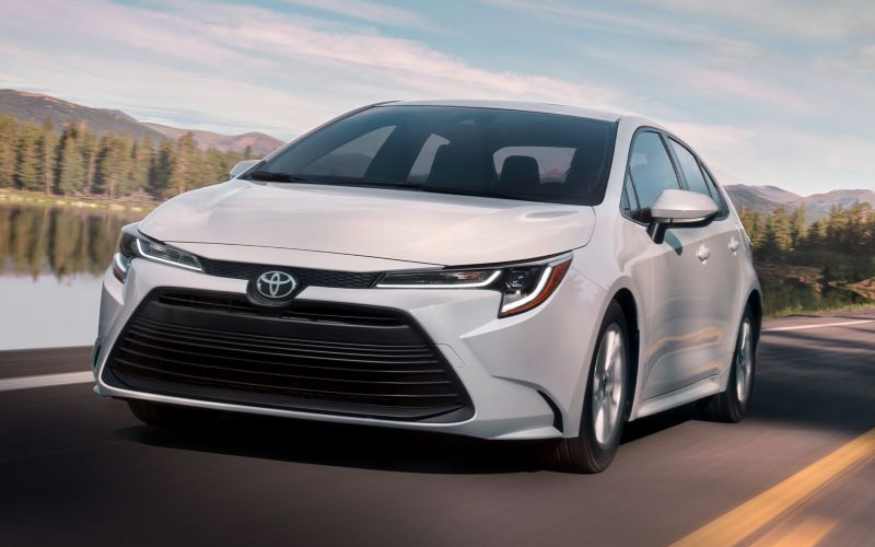 2024 Toyota Corolla LE - toyota.com